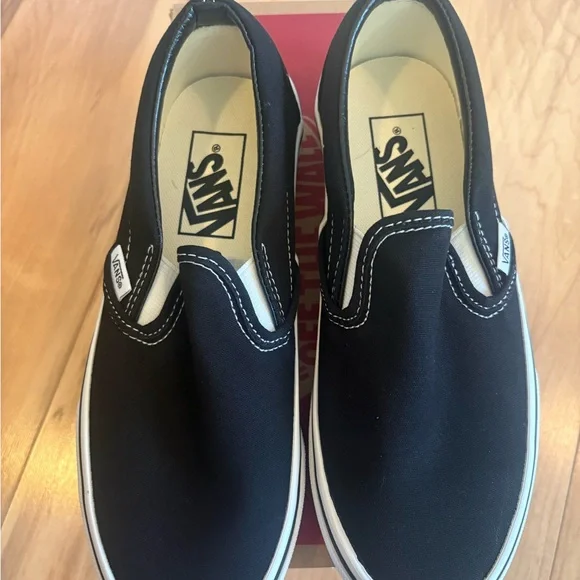 Vans Classic Black Slip-On Shoes - Picture 2 of 5